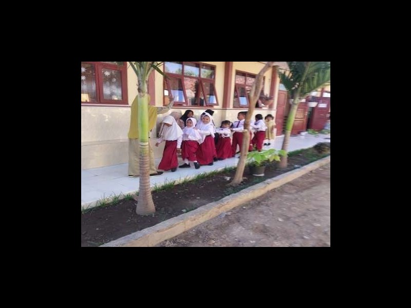 Hari Pertama Masuk Sekolah SD Negeri 4 Olean Yang Penuh Ceria